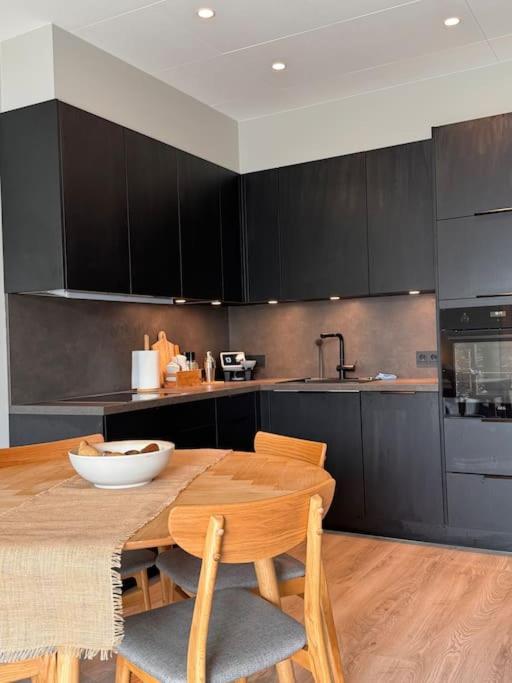 Nice & Cozy Two Bedroom Apartment With A Balcony Akureyri Exterior foto